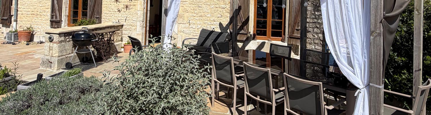 Alfresco Dining Terrace at Le Vieux Cafe Holiday Cottage